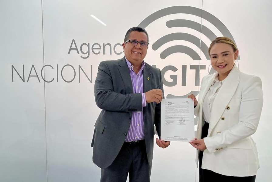 Rector de la Universidad de Córdoba, Jairo Torres Y Directora de la Agencia Nacional Digital , Viviana Bayuelo Serrano. Rector de la Universidad de Córdoba, Jairo Torres Y Directora de la Agencia Nacional Digital , Viviana Bayuelo Serrano.