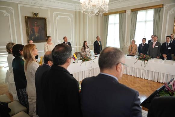 Fotografía de encuentro entre miembros de MinTic y delegados de la Unión Europea. Fotografía de encuentro entre miembros de MinTic y delegados de la Unión Europea.