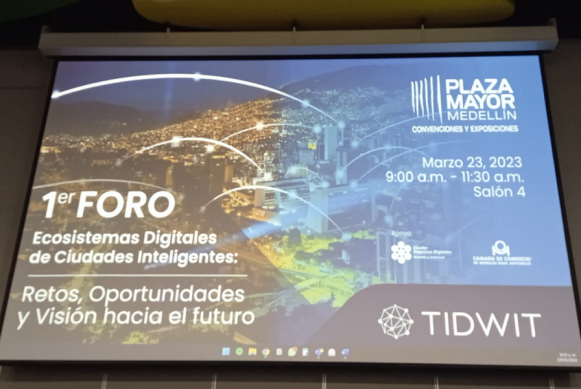 Imagen proyectada con la apertura del evento, Primer Foro Ecosistemas Digitales de Ciudades Inteligentes. Imagen proyectada con la apertura del evento, Primer Foro Ecosistemas Digitales de Ciudades Inteligentes.
