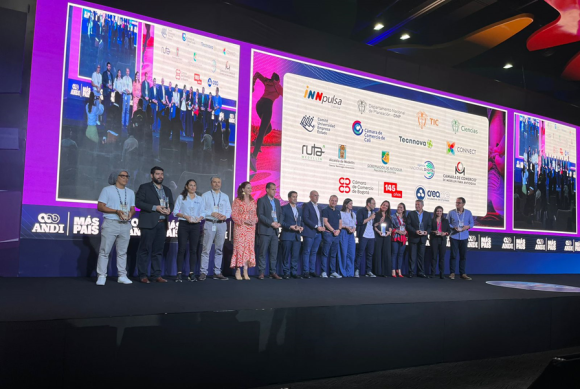 La Agencia Nacional Digital recibe reconocimiento en el Innovation Land Summit de la ANDI La Agencia Nacional Digital recibe reconocimiento en el Innovation Land Summit de la ANDI